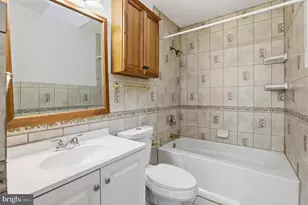 2402 W Rosecroft Village Cir, Oxon Hill, MD 20745 - Photo 19