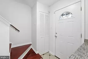 2402 W Rosecroft Village Cir, Oxon Hill, MD 20745 - Photo 5