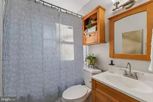 3704 Halloway Pl, Upper Marlboro, MD 20772 - Photo 17