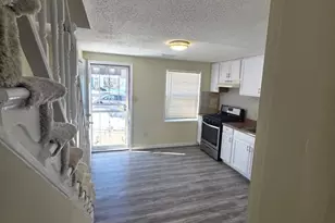 1835 Village Green Dr, Hyattsville, MD 20785 - Photo 3