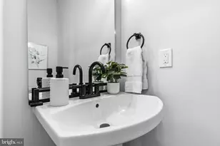 4923 Devitt Pl, Oxon Hill, MD 20745 - Photo 19