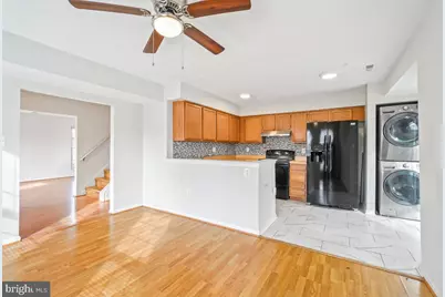 2401 W Rosecroft Village Circle, Oxon Hill, MD 20745 - Photo 13