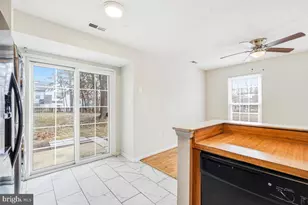 2401 W Rosecroft Village Cir, Oxon Hill, MD 20745 - Photo 17