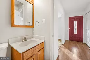 2401 W Rosecroft Village Cir, Oxon Hill, MD 20745 - Photo 5