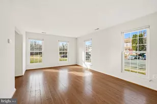 2401 W Rosecroft Village Cir, Oxon Hill, MD 20745 - Photo 9