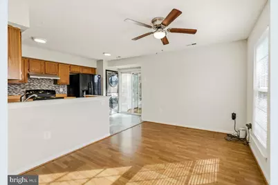 2401 W Rosecroft Village Circle, Oxon Hill, MD 20745 - Photo 11