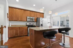 7206 Wood Mdw Wy, Lanham, MD 20706 - Photo 9