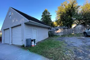 910 Montgomery St, Laurel, MD 20707 - Photo 3