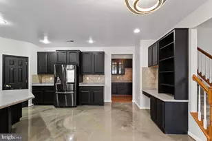 9015 Helmsley Dr, Clinton, MD 20735 - Photo 11