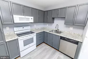 7206 Lost Spring Ct, Lanham, MD 20706 - Photo 9