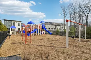 251 Phoenix Dr, Upper Marlboro, MD 20774 - Photo 25