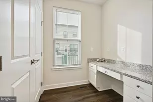 2715 Evansgreen Dr, Suitland, MD 20746 - Photo 21