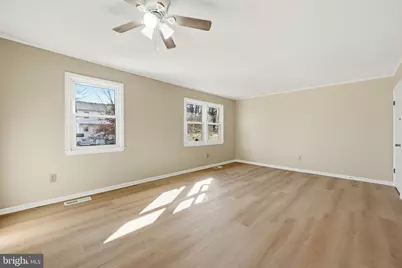 4044 Hanson Oaks Drive, Hyattsville, MD 20784 - Photo 9