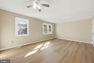 4044 Hanson Oaks Dr, Hyattsville, MD 20784 - Photo 9