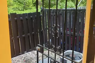 1909 Dutch Village Dr, Hyattsville, MD 20785 - Photo 25