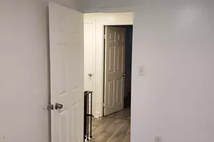 1909 Dutch Village Dr, Hyattsville, MD 20785 - Photo 3