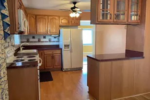 913 Shady Glen Dr, Capitol Heights, MD 20743 - Photo 9