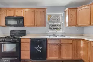 11007 Trafton Dr, Upper Marlboro, MD 20774 - Photo 3