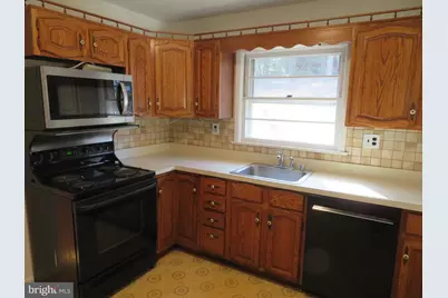 26 Lakeside Drive, Greenbelt, MD 20770 - Photo 9