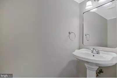 8912 Woodstock Drive W, Upper Marlboro, MD 20772 - Photo 5