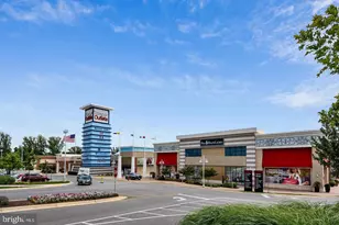 7422 Dominion Dr, Oxon Hill, MD 20745 - Photo 11