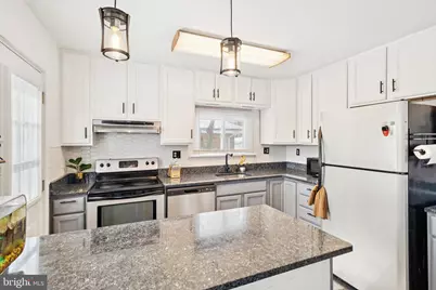 305 Cedar Ridge Drive, Oxon Hill, MD 20745 - Photo 3