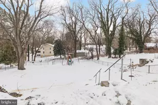 305 Cedar Ridge Dr, Oxon Hill, MD 20745 - Photo 21