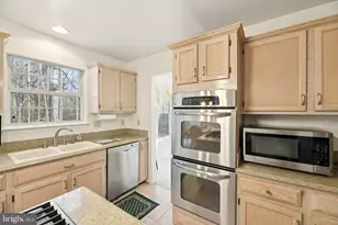 8826 Creekway Dr, Clinton, MD 20735 - Photo 17