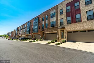 2705 Evansgreen Dr, Suitland, MD 20746 - Photo 3