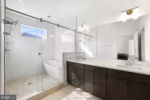 16013 Hyde Pk Pl, Bowie, MD 20716 - Photo 23