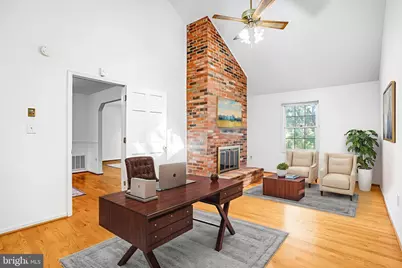 6935 Pineway, University Park, MD 20782 - Photo 7