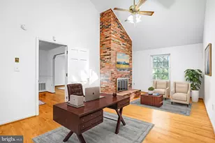 6935 Pineway, University Park, MD 20782 - Photo 7