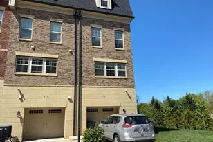 818 Admirals Way, Oxon Hill, MD 20745 - Photo 3