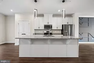 2823 Toles Park Dr, Suitland, MD 20746 - Photo 5