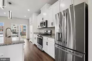 2823 Toles Park Dr, Suitland, MD 20746 - Photo 3