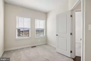 2823 Toles Park Dr, Suitland, MD 20746 - Photo 19