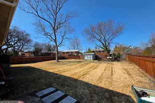 7225 Dominion Dr, Oxon Hill, MD 20745 - Photo 5