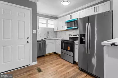 7721 Penbrook Place, Landover, MD 20785 - Photo 9