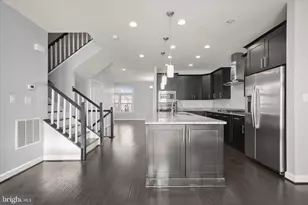 5411 Stream Bank Ln, Greenbelt, MD 20770 - Photo 9