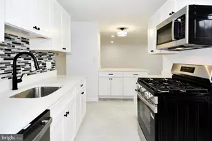 3322 Huntley Sq Dr, Temple Hills, MD 20748 - Photo 17