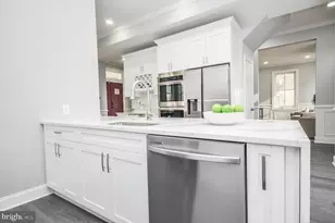 5617 Ruatan St, College Park, MD 20740 - Photo 17