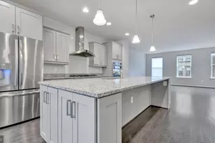 513 Riversail Ln, Oxon Hill, MD 20745 - Photo 3