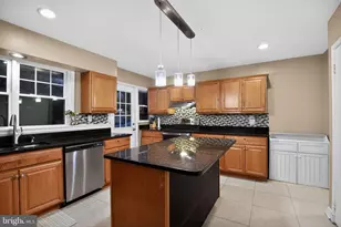 216 Careybrook Ln, Oxon Hill, MD 20745 - Photo 3