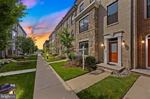 521 Triggerfish Dr, Oxon Hill, MD 20745 - Photo 1