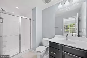 521 Triggerfish Dr, Oxon Hill, MD 20745 - Photo 9