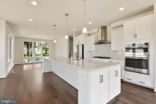 516 Harborview Dr, Oxon Hill, MD 20745 - Photo 3