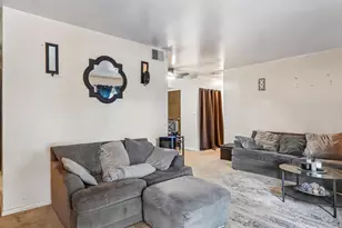 6912 Hanover Pkwy, Greenbelt, MD 20770 - Photo 9