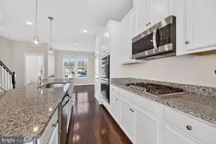 215 Phoenix Dr, Upper Marlboro, MD 20774 - Photo 9