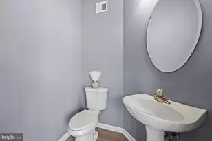 4012 Meadow Trail Ln, Hyattsville, MD 20784 - Photo 11