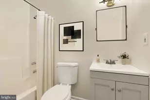 970 Central Hills Ln, Hyattsville, MD 20785 - Photo 29